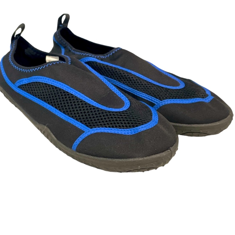 Maui and Sons size 10 water shoes #37/1.
